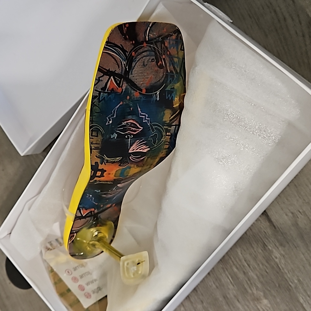 Yellow Toe Sandals - Picture 2 of 4